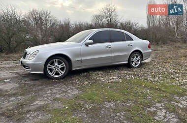 Седан Mercedes-Benz E-Class 2004 в 