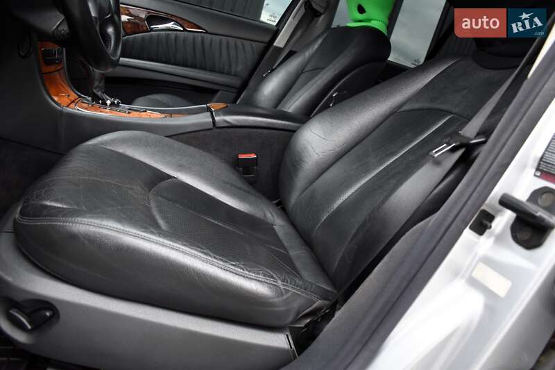 Седан Mercedes-Benz E-Class 2004 в Дрогобыче