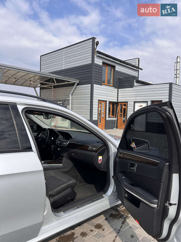 Універсал Mercedes-Benz E-Class 2011 в Сарнах