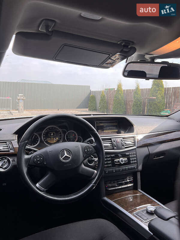 Універсал Mercedes-Benz E-Class 2011 в Сарнах
