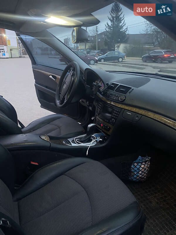 Седан Mercedes-Benz E-Class 2005 в Самборе