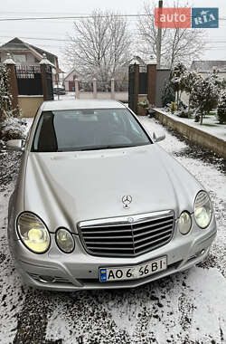 Седан Mercedes-Benz E-Class 2006 в Підвиноградові