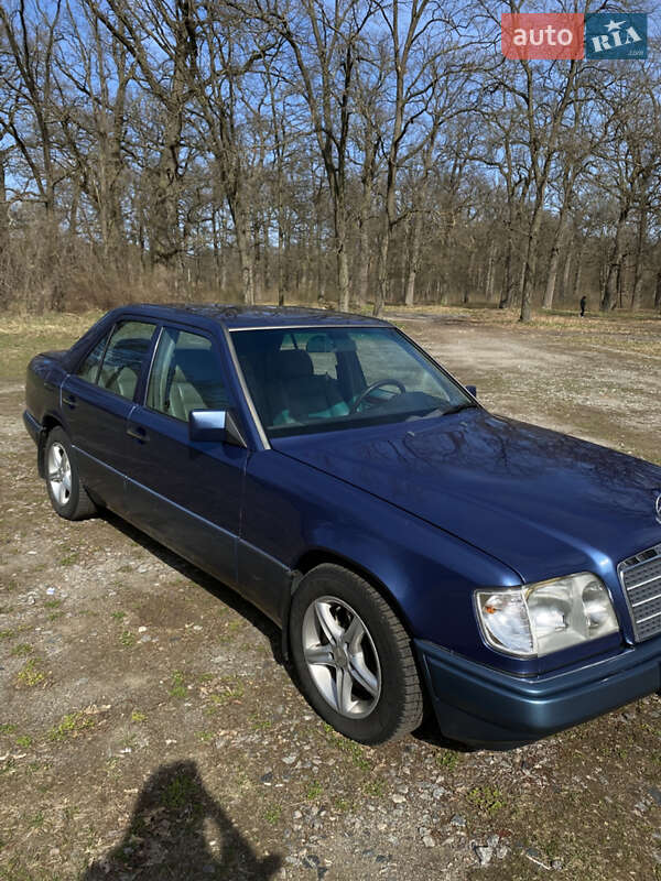 Седан Mercedes-Benz E-Class 1993 в Белой Церкви фото 4 Седан Mercedes-Benz E-Class 1993 в Белой Церкви