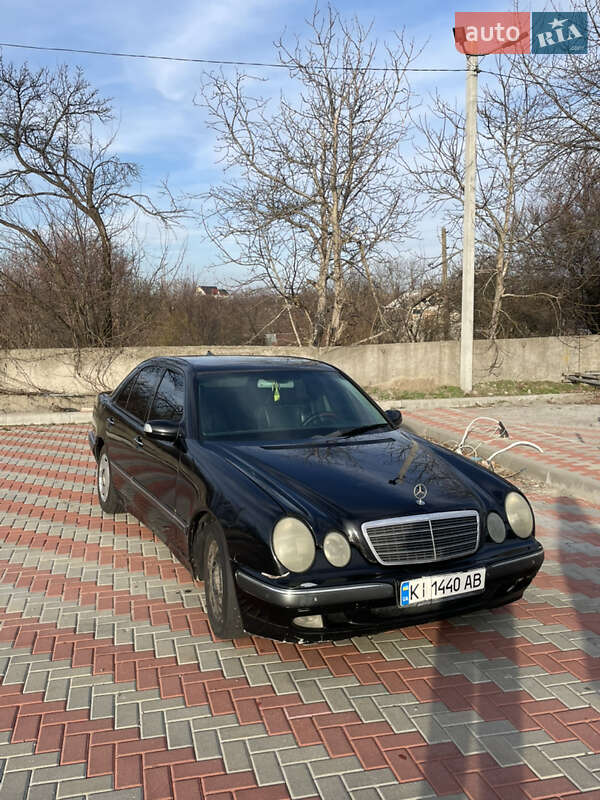Седан Mercedes-Benz E-Class 2000 в Білій Церкві
