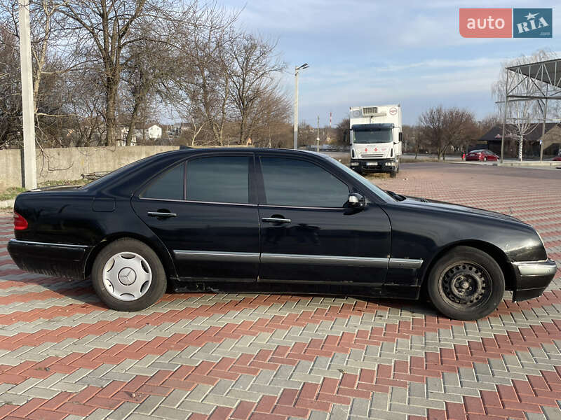 Седан Mercedes-Benz E-Class 2000 в Білій Церкві