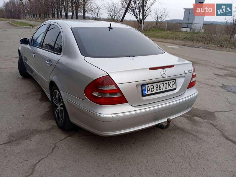 Седан Mercedes-Benz E-Class 2004 в Гайсину