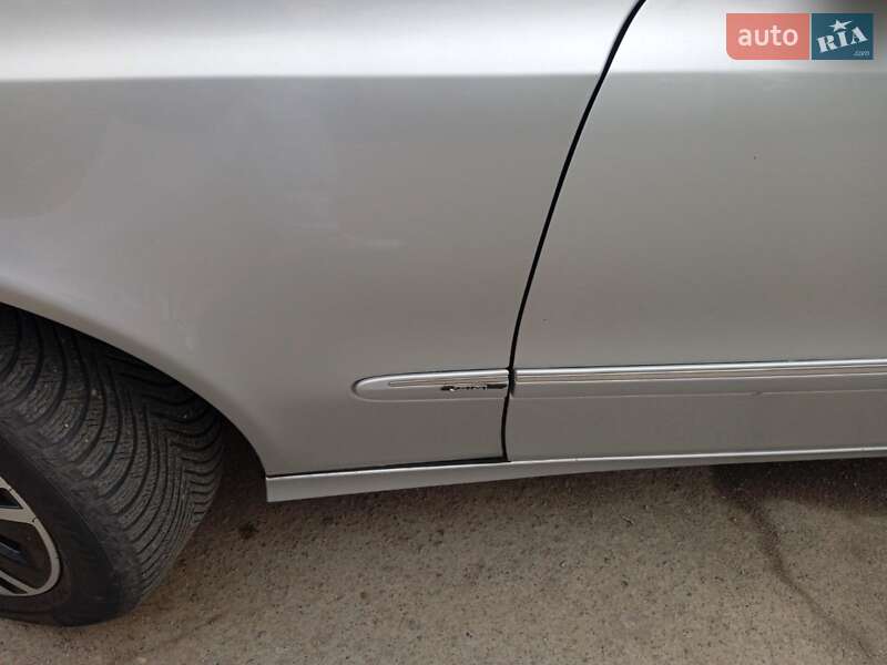 Седан Mercedes-Benz E-Class 2004 в Гайсину