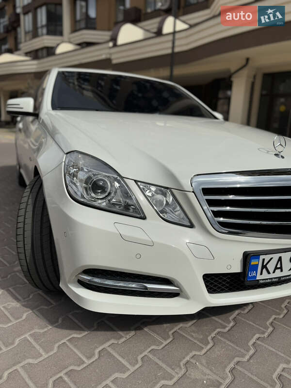 Седан Mercedes-Benz E-Class 2011 в Софиевской Борщаговке