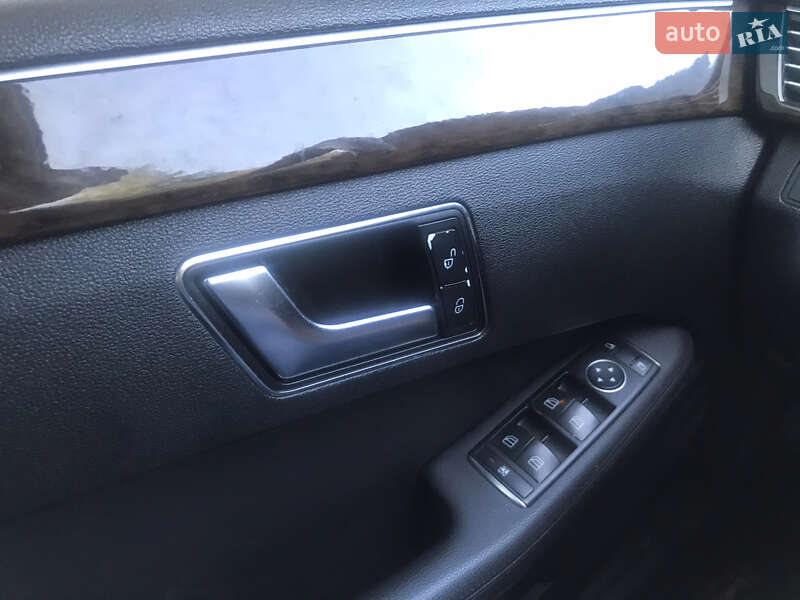 Седан Mercedes-Benz E-Class 2012 в Коломые