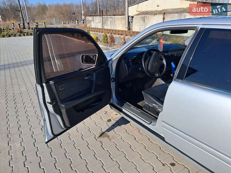 Седан Mercedes-Benz E-Class 1999 в Вапнярці