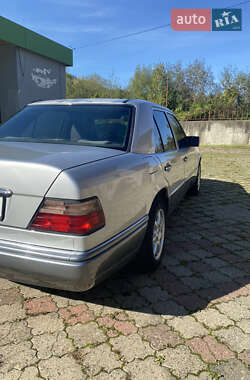 Седан Mercedes-Benz E-Class 1994 в 