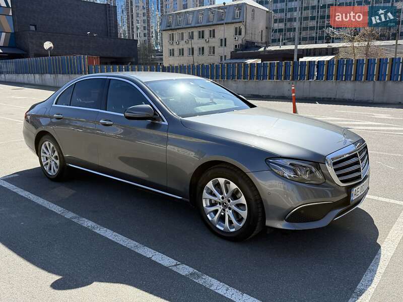 Седан Mercedes-Benz E-Class 2018 в Киеве