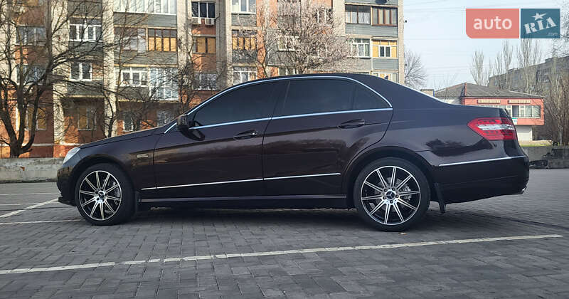 Седан Mercedes-Benz E-Class 2009 в Краматорську