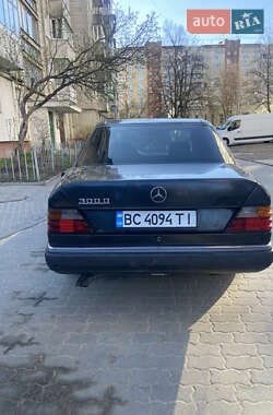 Седан Mercedes-Benz E-Class 1990 в 