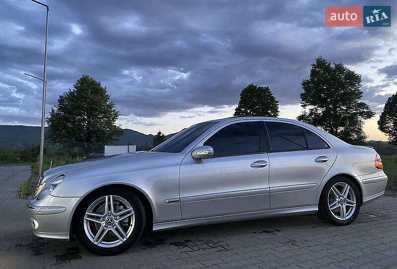 Седан Mercedes-Benz E-Class 2003 в 