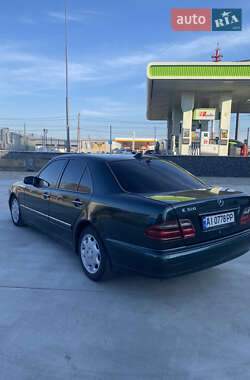 Седан Mercedes-Benz E-Class 1997 в 