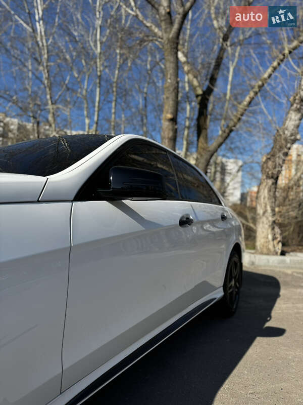 Седан Mercedes-Benz E-Class 2014 в Києві
