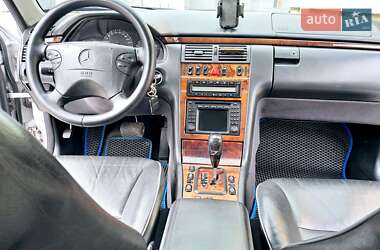Седан Mercedes-Benz E-Class 2000 в 