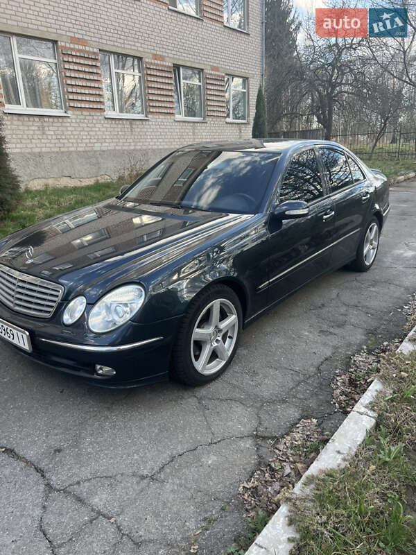 Седан Mercedes-Benz E-Class 2002 в 