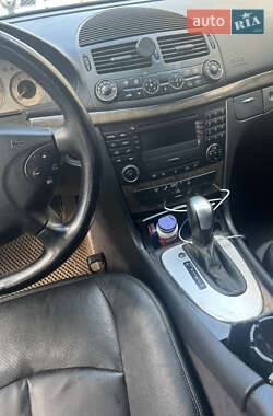 Седан Mercedes-Benz E-Class 2002 в 