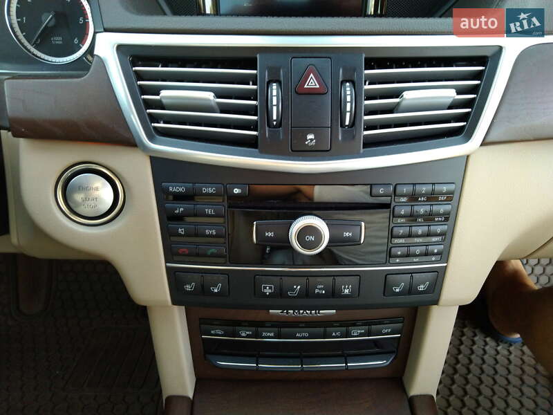 Седан Mercedes-Benz E-Class 2010 в Киеве