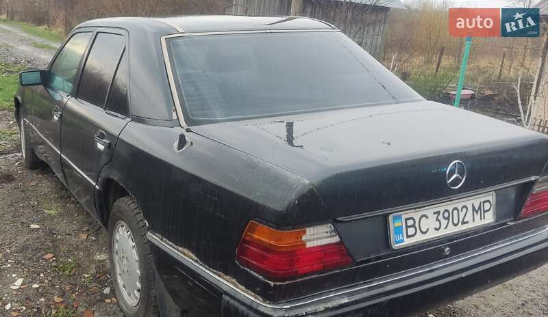 Седан Mercedes-Benz E-Class 1991 в Львове