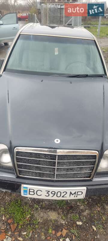 Седан Mercedes-Benz E-Class 1991 в Львове