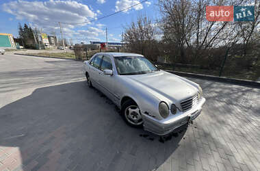 Седан Mercedes-Benz E-Class 2001 в Ровно