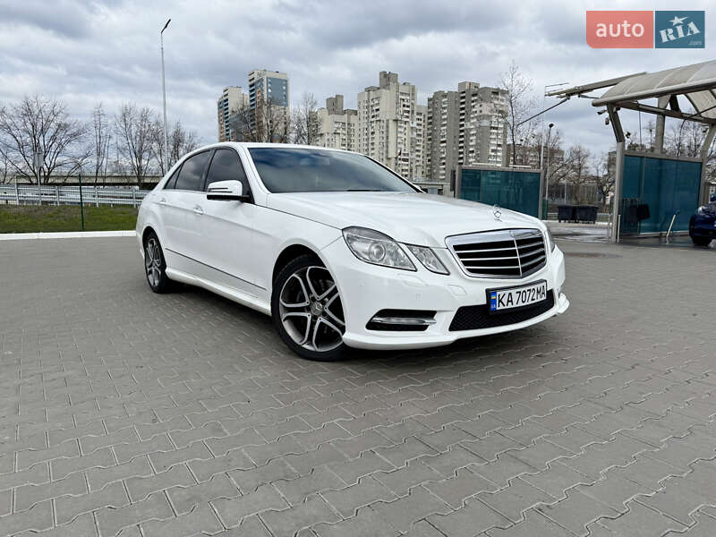 Седан Mercedes-Benz E-Class 2012 в 
