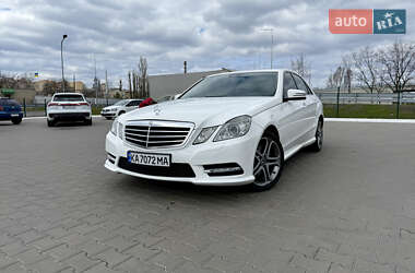 Седан Mercedes-Benz E-Class 2012 в 