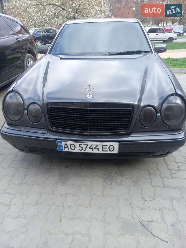 Mercedes-Benz E-Class 1996