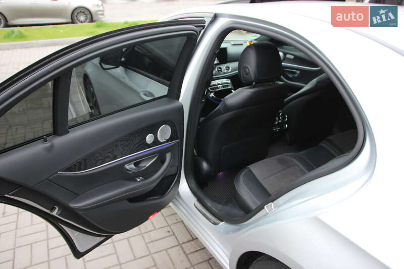 Седан Mercedes-Benz E-Class 2017 в Днепре