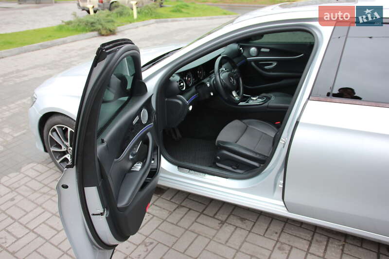 Седан Mercedes-Benz E-Class 2017 в Днепре