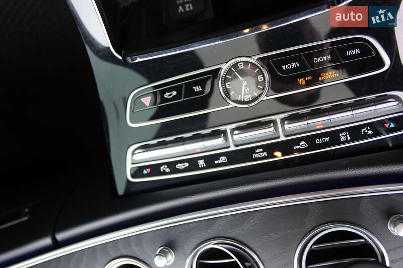 Седан Mercedes-Benz E-Class 2017 в Днепре