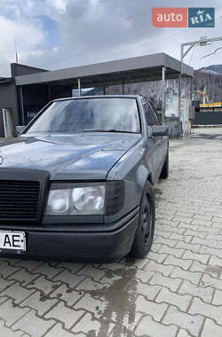 Седан Mercedes-Benz E-Class 1986 в 