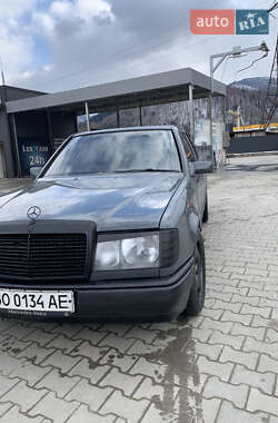 Седан Mercedes-Benz E-Class 1986 в 