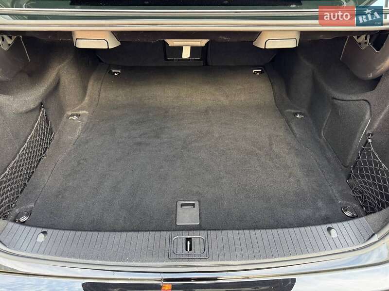 Седан Mercedes-Benz E-Class 2011 в Мостиске