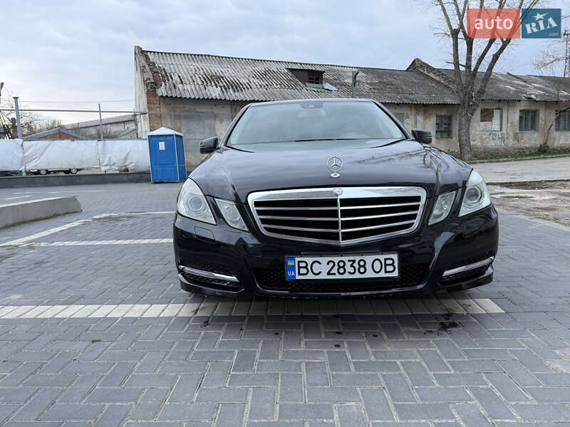Седан Mercedes-Benz E-Class 2012 в Кропивницькому