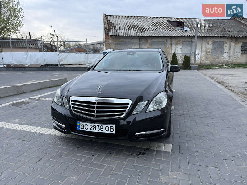 Седан Mercedes-Benz E-Class 2012 в Кропивницькому