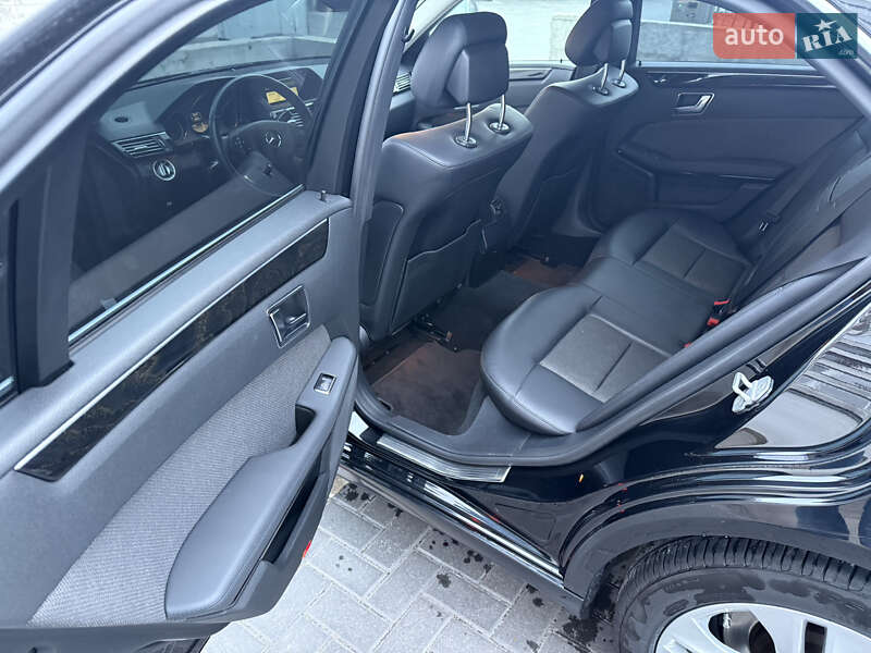 Седан Mercedes-Benz E-Class 2012 в Кропивницькому
