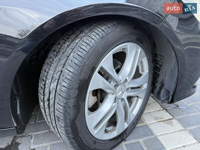 Седан Mercedes-Benz E-Class 2012 в Кропивницькому