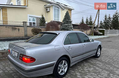 Седан Mercedes-Benz E-Class 2000 в 