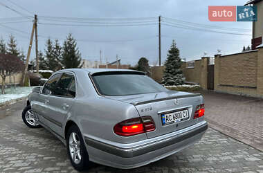 Седан Mercedes-Benz E-Class 2000 в 