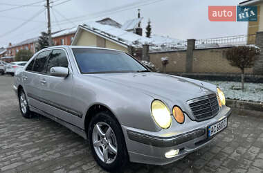 Седан Mercedes-Benz E-Class 2000 в 