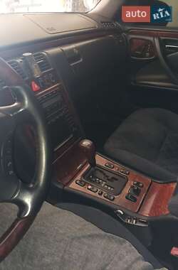 Седан Mercedes-Benz E-Class 1999 в 