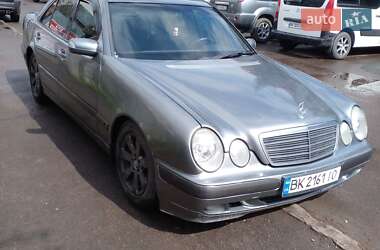 Седан Mercedes-Benz E-Class 2000 в 