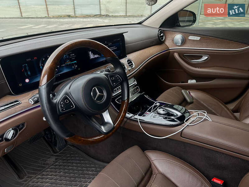 Седан Mercedes-Benz E-Class 2016 в Кривом Роге