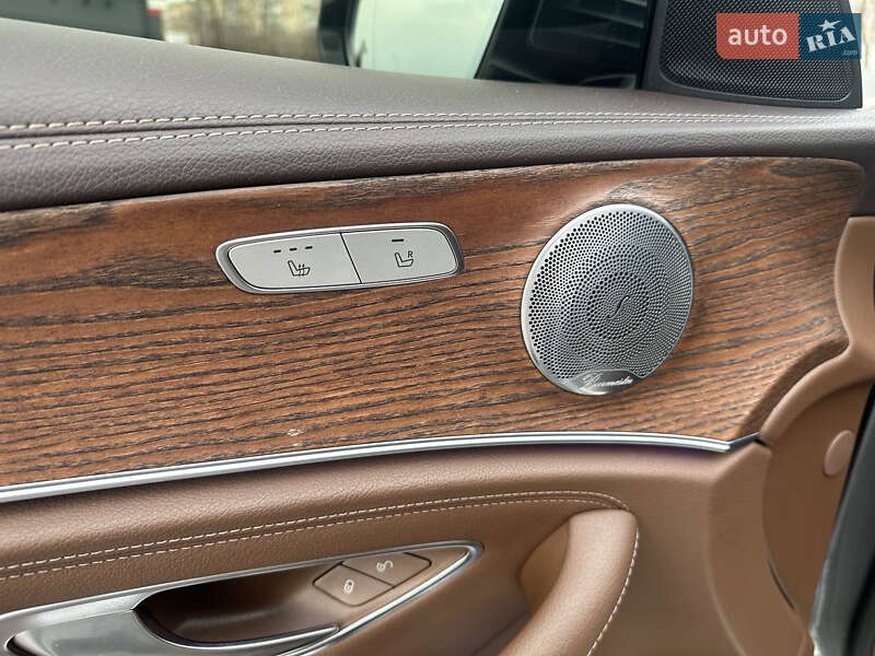 Седан Mercedes-Benz E-Class 2016 в Кривом Роге