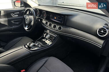 Седан Mercedes-Benz E-Class 2017 в 
