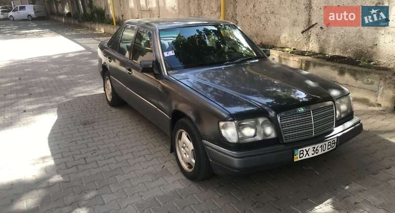 Седан Mercedes-Benz E-Class 1990 в Хмельницком